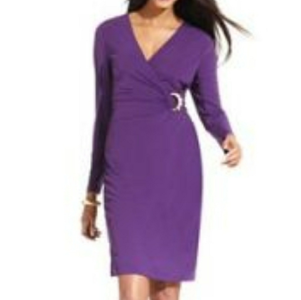 EUC Faux Wrap V Neck w/gold hardware knit dress